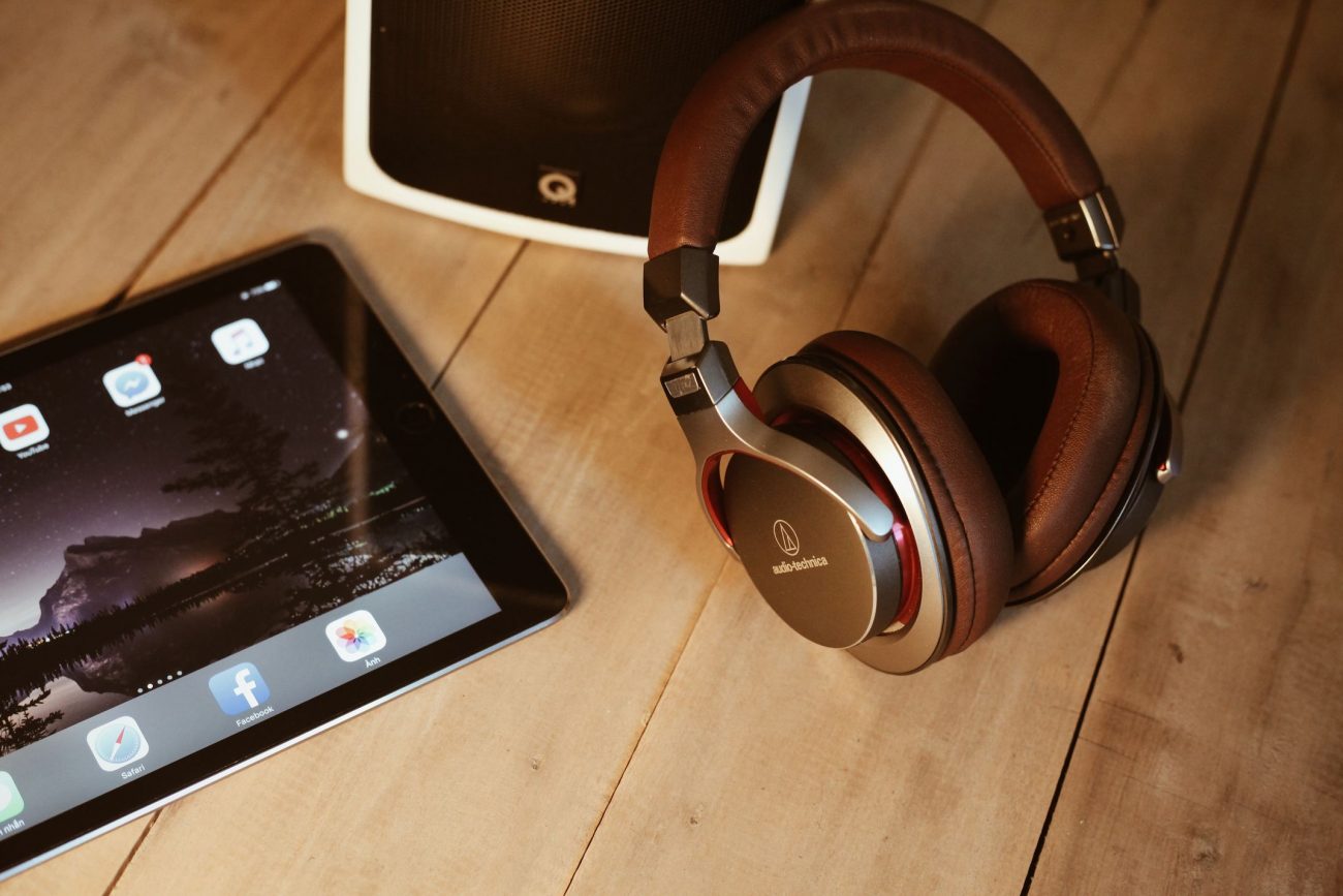 Audio-Technica 1 alphacolor r6RCPk1X91c unsplash